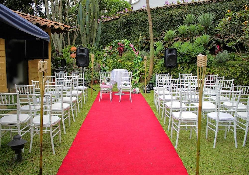 Hotel Poblado Campestre Medellin Exterior photo