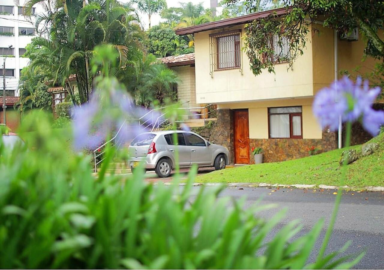 Hotel Poblado Campestre Medellin Exterior photo