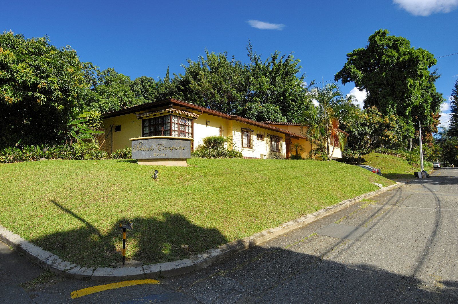 Hotel Poblado Campestre Medellin Exterior photo